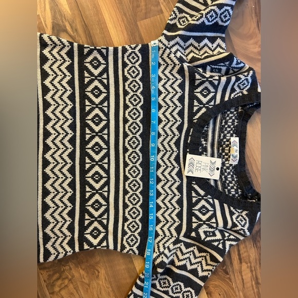 Pink Rose Black and Cream Geometric Patterned Dress - Picture 3 of 4